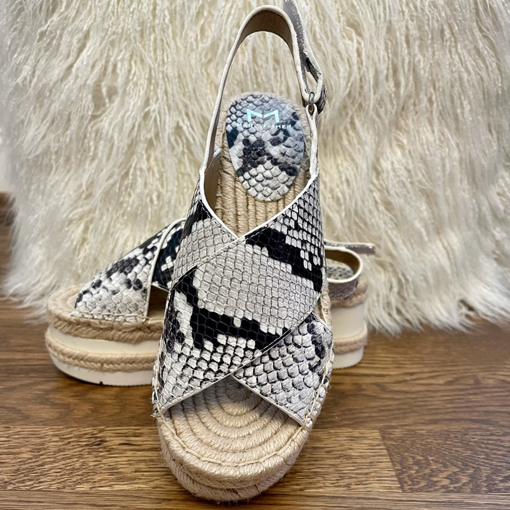 Marc Fisher GANDY2 ESPADRILLE WEDGE SANDAL 6M Gray